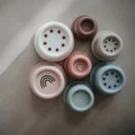 Piramidka Sensoryczna z Kubeczków