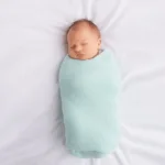 Lekki dzianinowy kocyk mgiełka mięta - LULLALOVE 2 Lekki dzianinowy kocyk mgiełka mięta