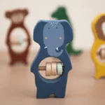 Słoń drewniana grzechotka