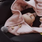 Letni muślinowy otulacz do fotelika rose - Sleepee 5 Letni muślinowy otulacz do fotelika rose