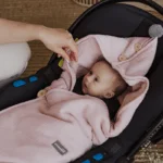 Letni muślinowy otulacz do fotelika rose - Sleepee 7 Letni muślinowy otulacz do fotelika rose