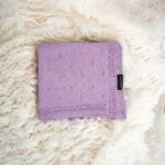 Kocyk ażurowy daisy lawenda - LULLALOVE 3 Kocyk ażurowy daisy lawenda