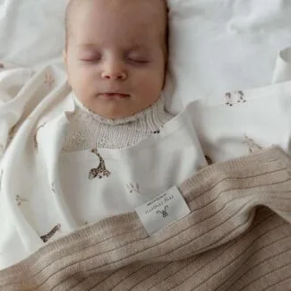 Najważniejsze certyfikaty na zabawki i tkaniny dla dzieci 2 Kocyk ze 100% wełny merino warm beige w prążek