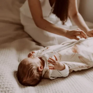 Jak zapewnić spokojny sen niemowląt - Śpiworek NewBorn Bohemian Sand