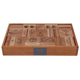 Drewniane klocki Peace & Love w skrzynce XL