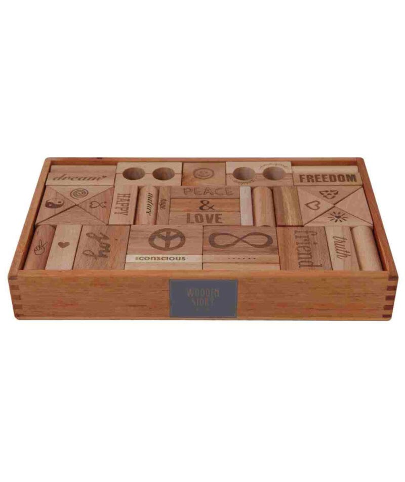 Drewniane klocki Peace & Love w skrzynce XL