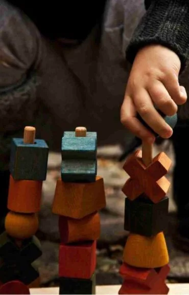 Ręcznie wykonany płotek Montessori