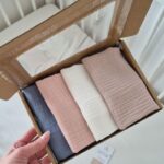 Zestaw 4 pieluszek muślinowych 30x30cm - Tiny Star 2 Zestaw 4 pieluszek muślinowych 30x30cm