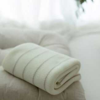 Kocyk niemowlęcy ze 100% wełny merino premium Cream Lines